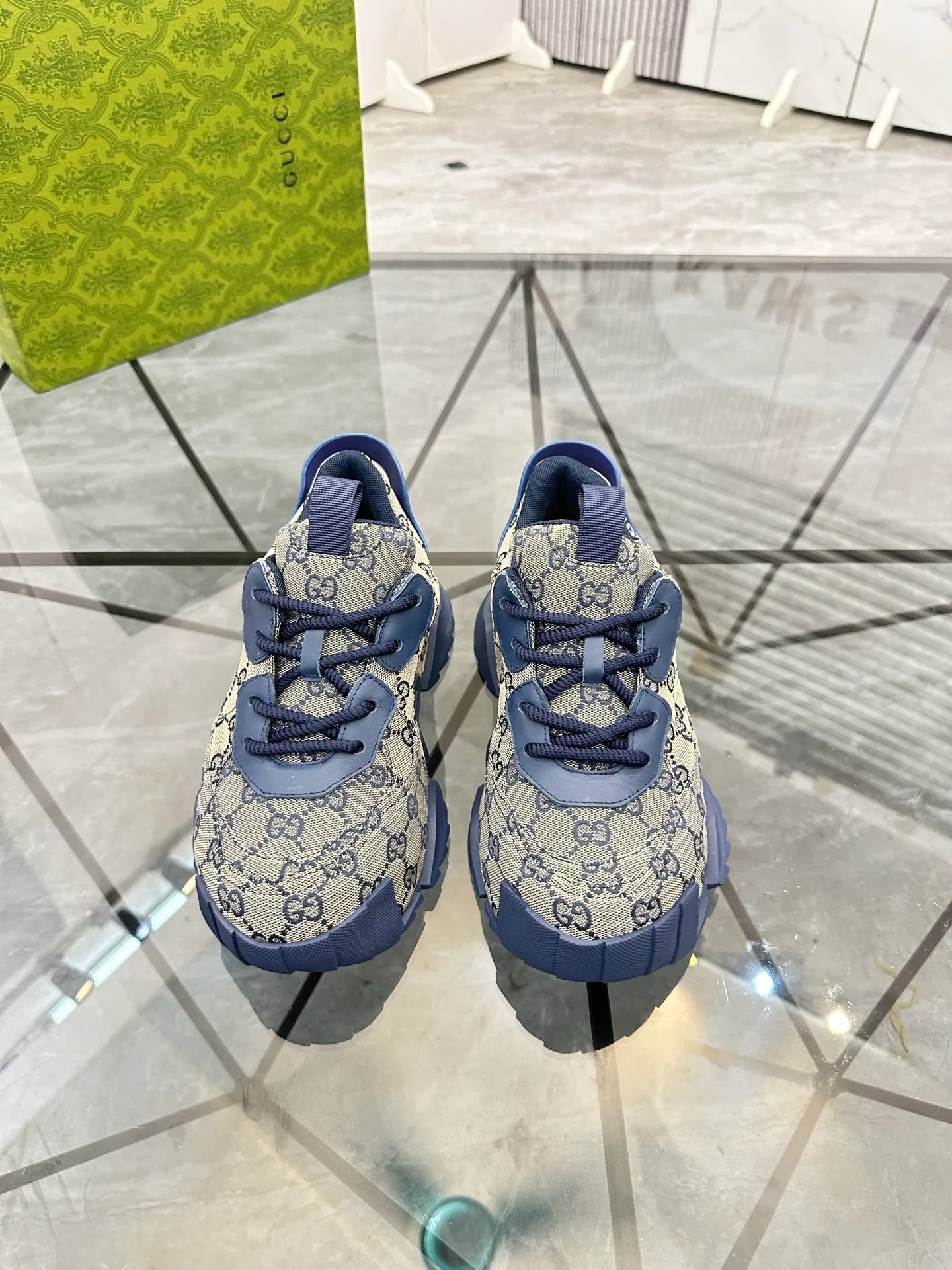 Men's shoes for sale 💰: 💰P580¥ Product trademark: Gucci* "Gucci*" low-top casual shoes Regular size: 38-45 (can be customized to 46) Large size Product materials: Upper imported cowhide stitching original material, breathable lining, original outsole. No.: 0008